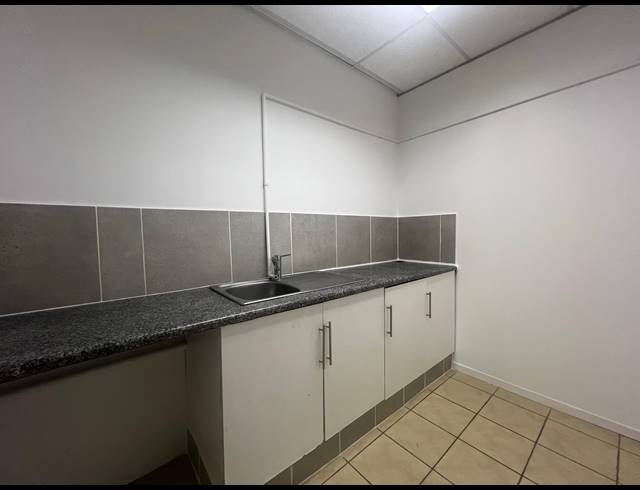 224M² OFFICE TO LET IN MEYERSDAL